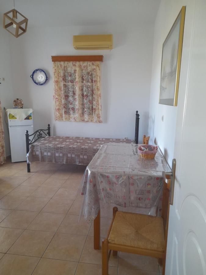 Elzahed Apartments Maestro Kímolos Buitenkant foto